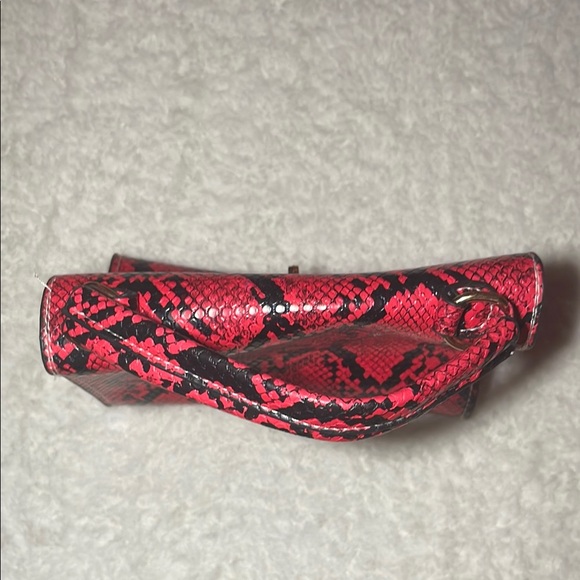 Red Snake Print Handbag - Picture 6 of 13